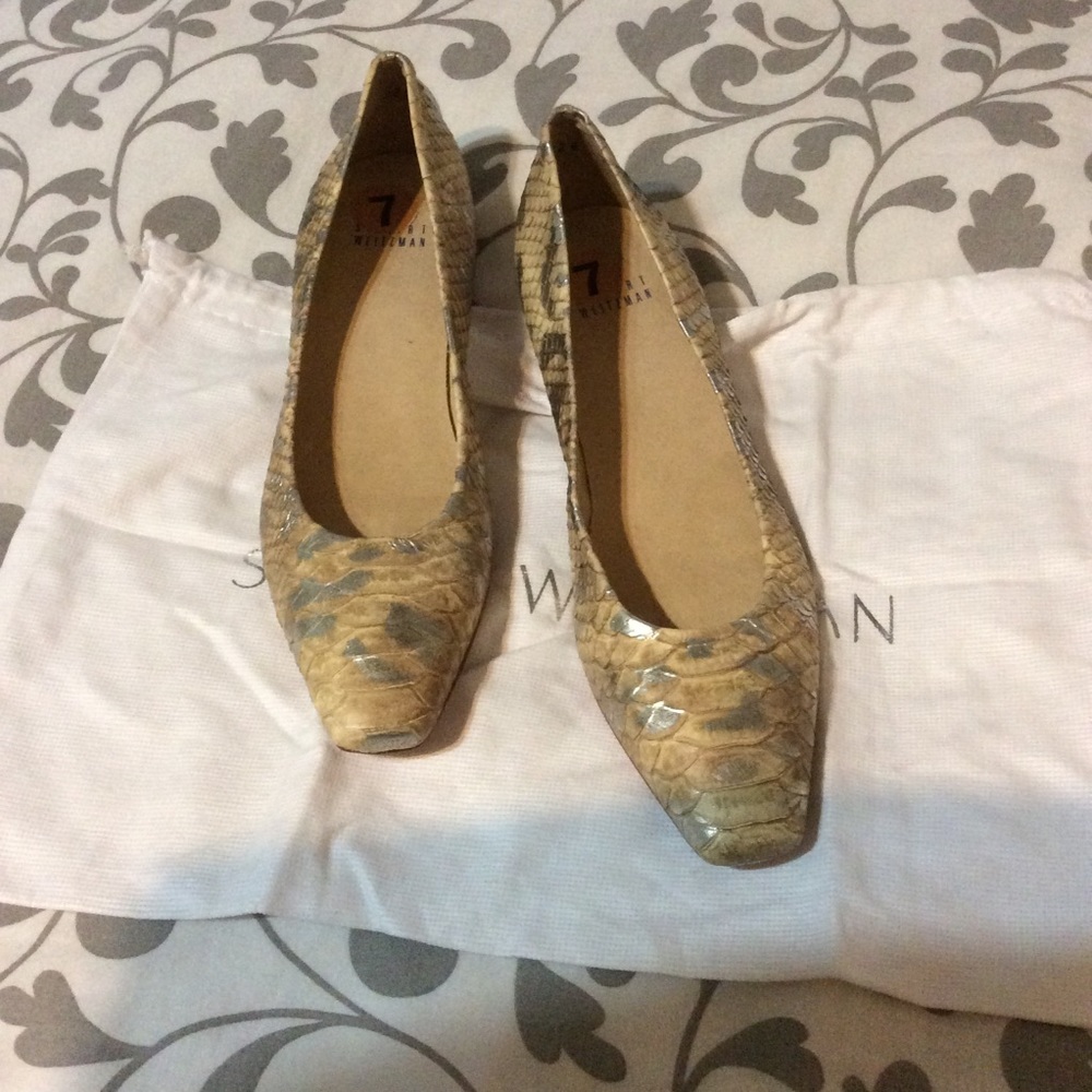 Stuart Weitzman - Picture 3 of 4